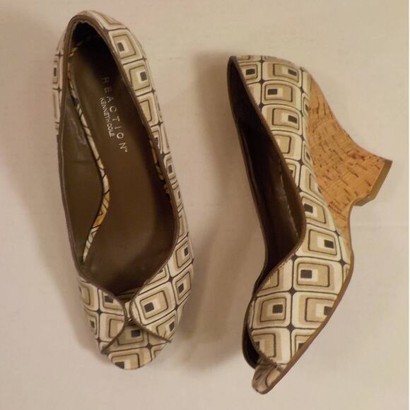 Kenneth Cole Reaction Brown Wedge Pumps Women Size 6M Peep Toe Squares Patterns - Picture 3 of 13